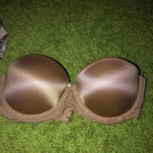 Victoria’s Secret strapless nude bra